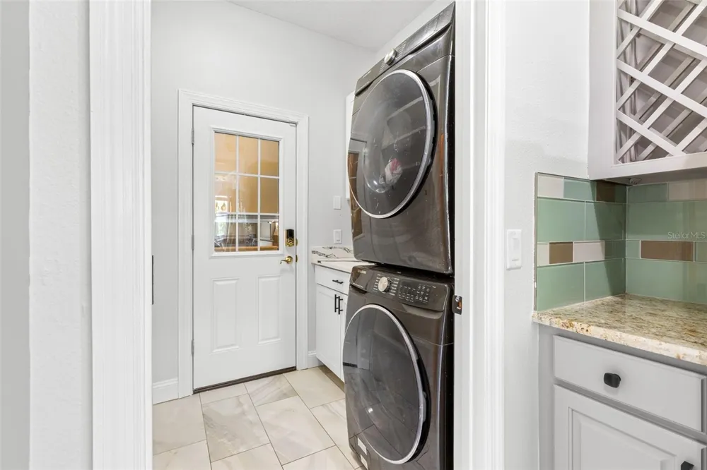 9240 SAN MARTIN BOULEVARD NE St Petersburg, FL 33702