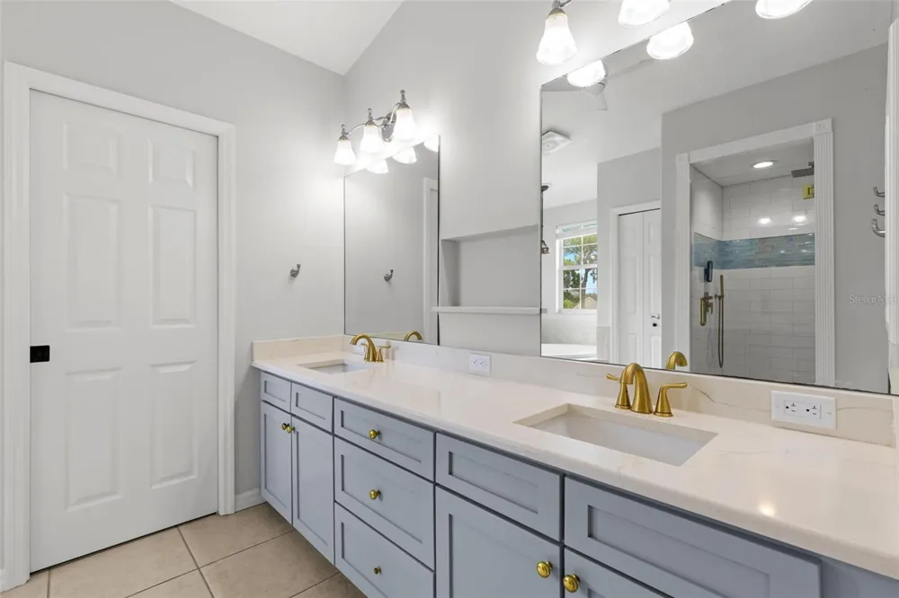 9240 SAN MARTIN BOULEVARD NE St Petersburg, FL 33702
