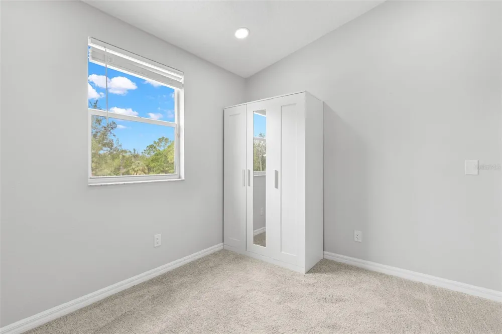9240 SAN MARTIN BOULEVARD NE St Petersburg, FL 33702