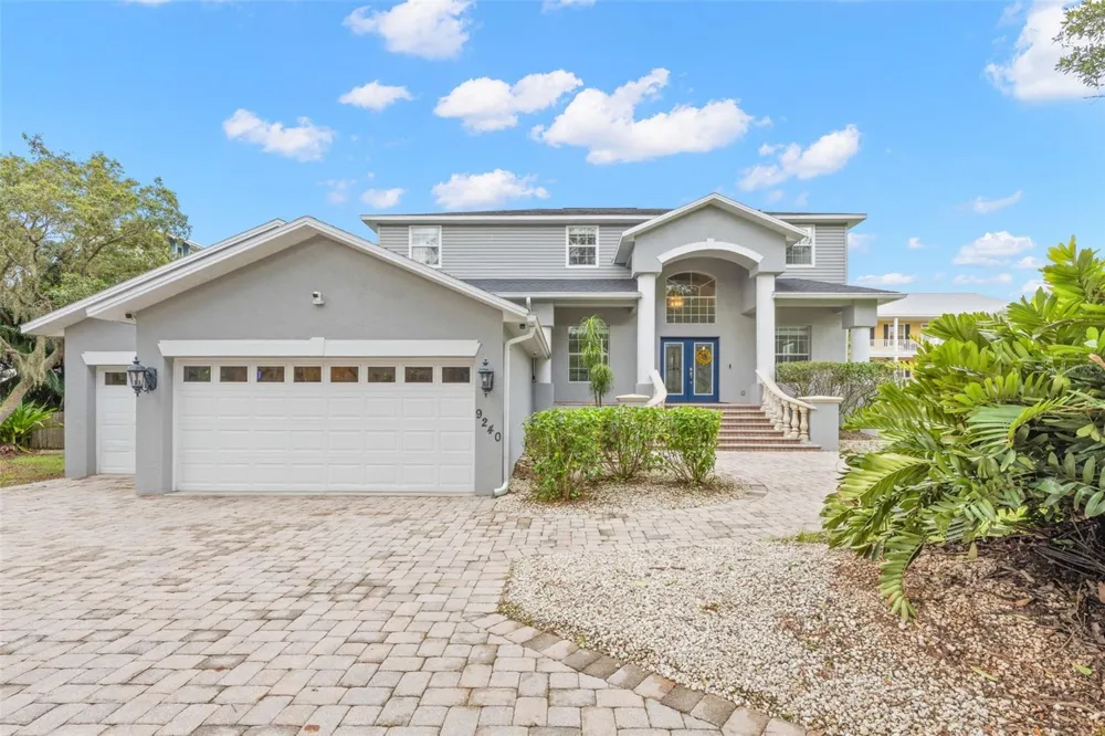 9240 SAN MARTIN BOULEVARD NE St Petersburg, FL 33702