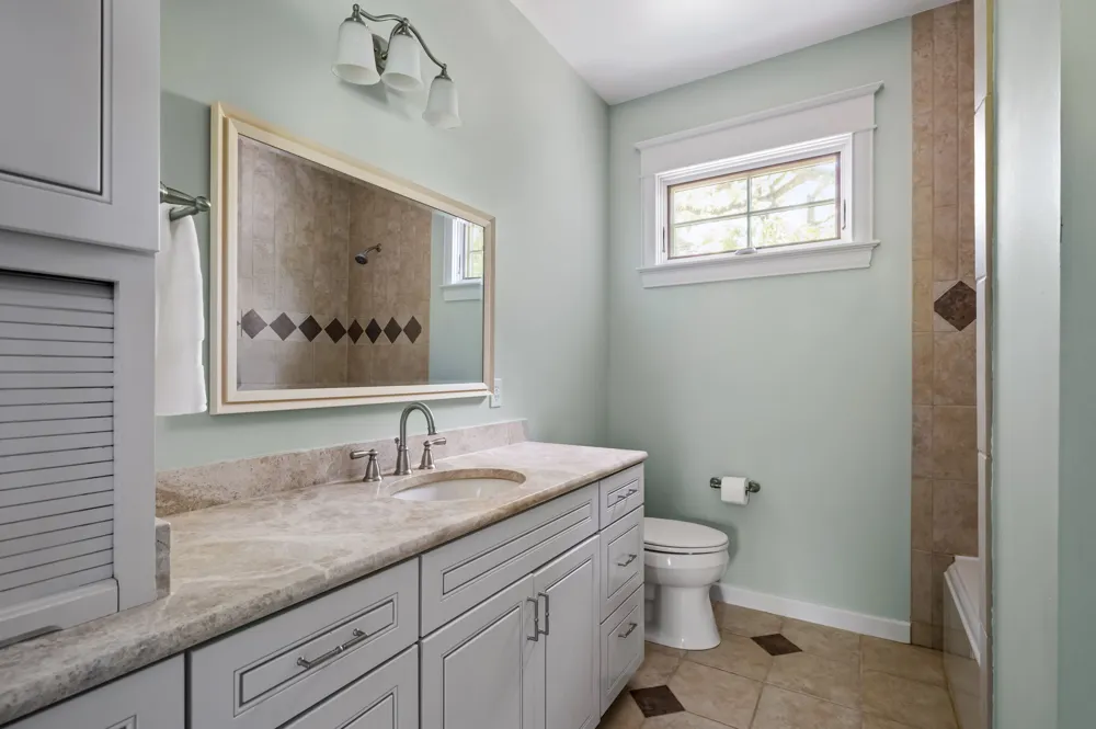 1800 Brackenridge Street Austin, TX 78704