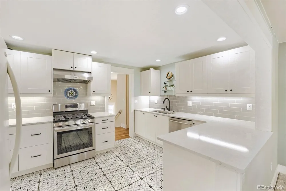 2722 S Quay Way Denver, CO 80227