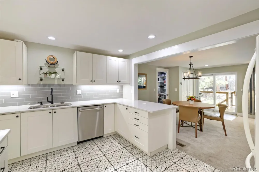 2722 S Quay Way Denver, CO 80227
