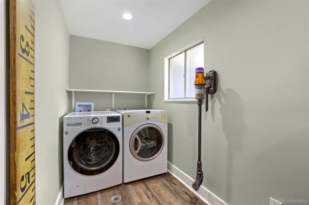 2722 S Quay Way Denver, CO 80227