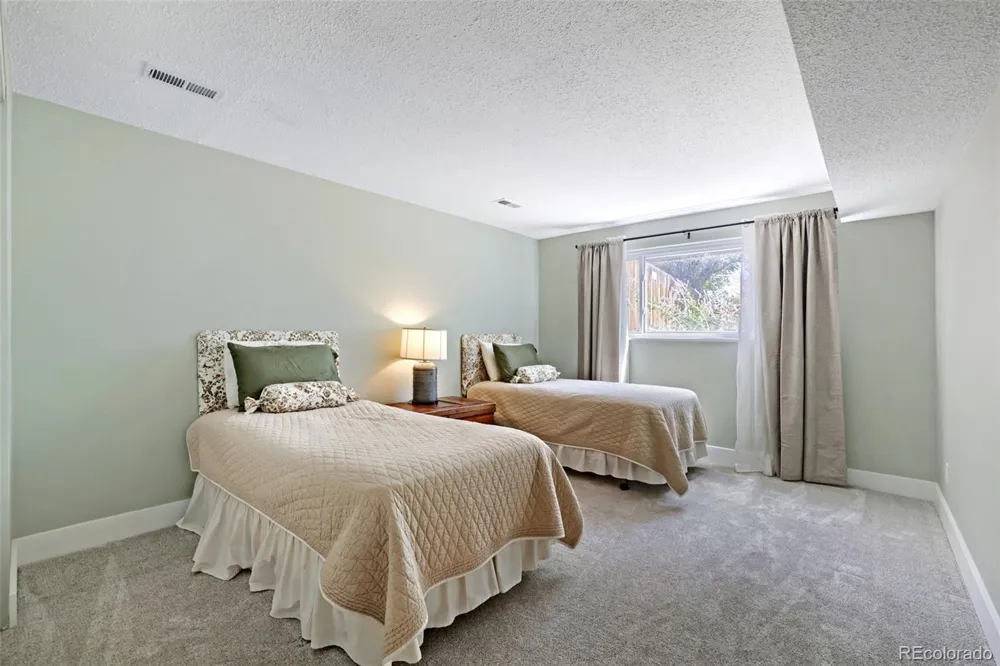 2722 S Quay Way Denver, CO 80227