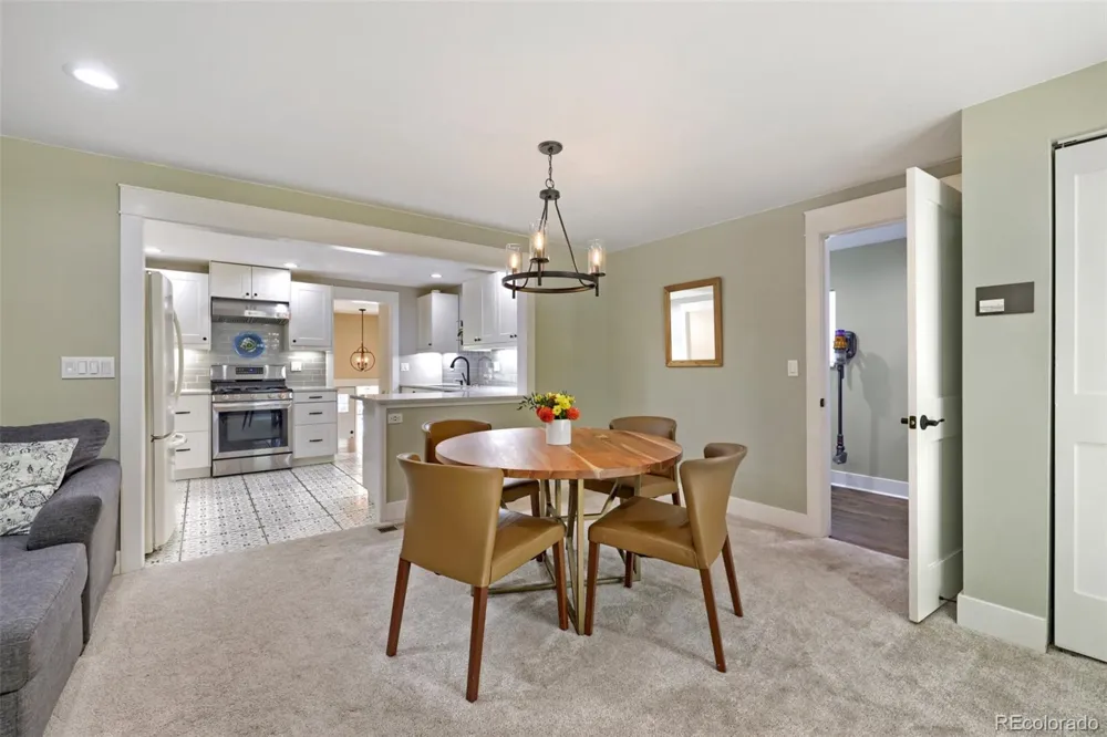 2722 S Quay Way Denver, CO 80227