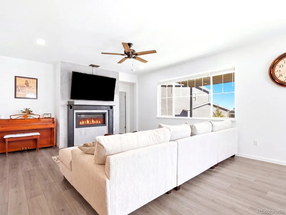 1082 E Hopkins Drive Elizabeth, CO 80107
