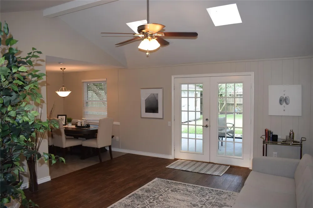 5742 Southminster Drive Houston, TX 77035