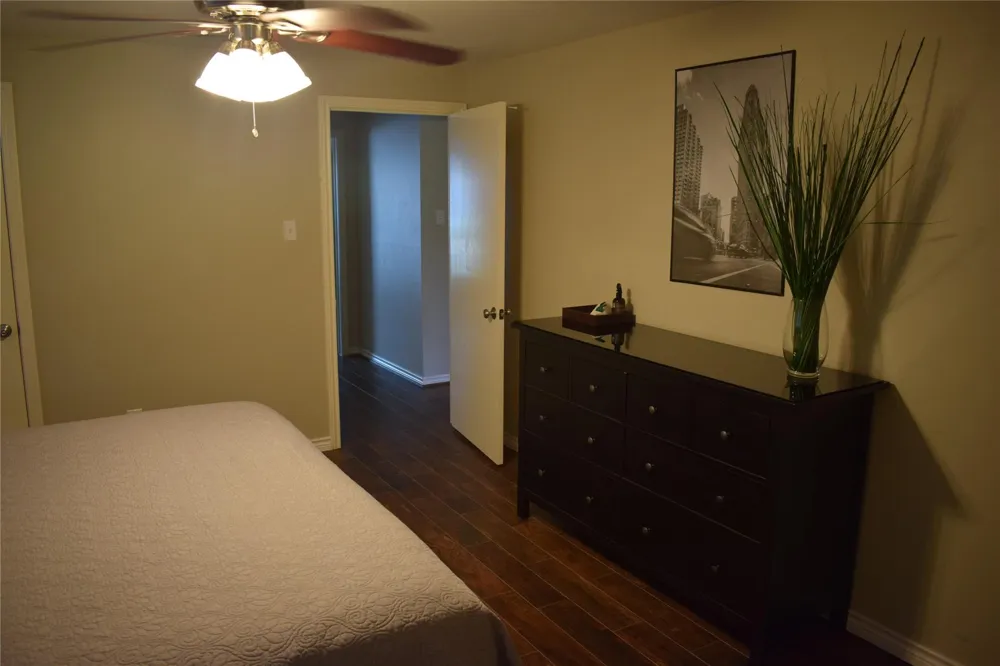 5742 Southminster Drive Houston, TX 77035