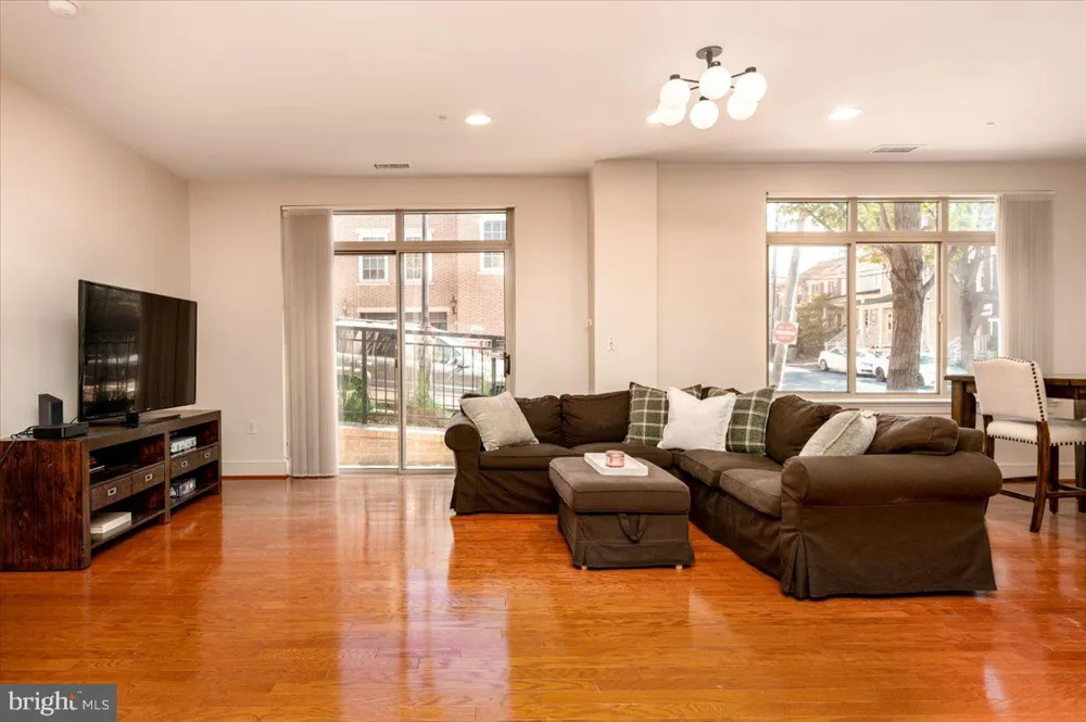 66 FRANKLIN STREET #102 Annapolis, MD 21401