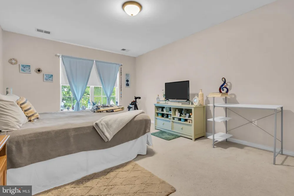 90 BRYCE LANE #911 Manahawkin, NJ 08050