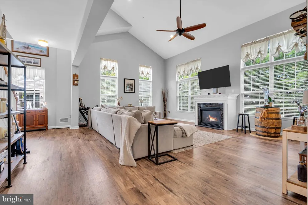 90 BRYCE LANE #911 Manahawkin, NJ 08050