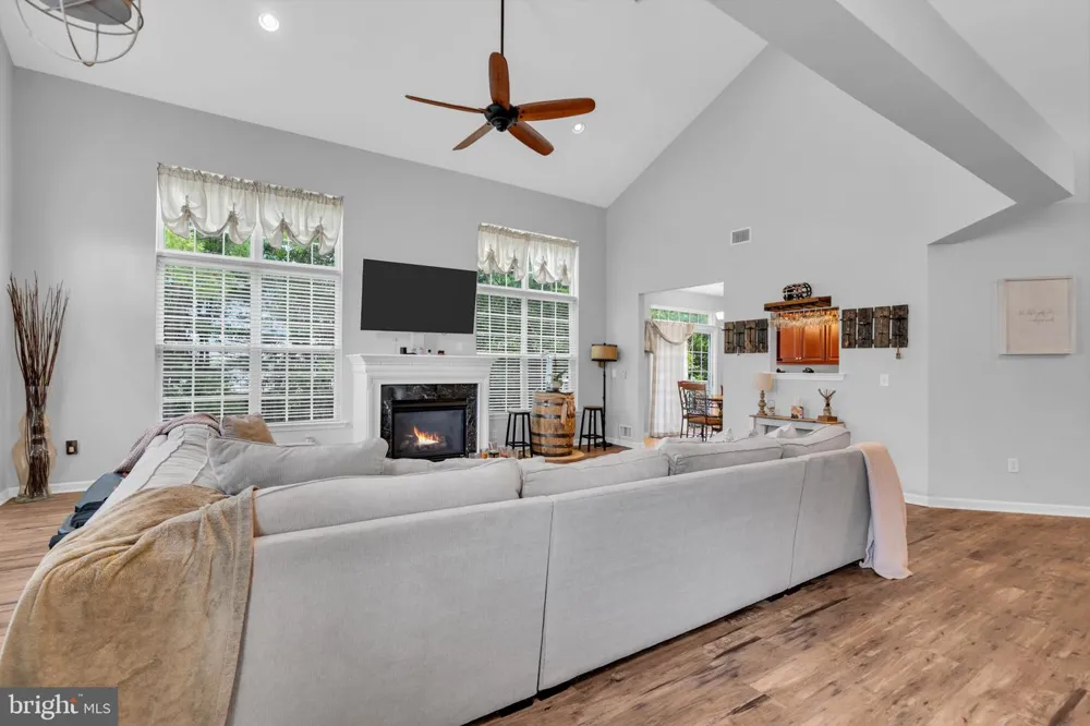 90 BRYCE LANE #911 Manahawkin, NJ 08050