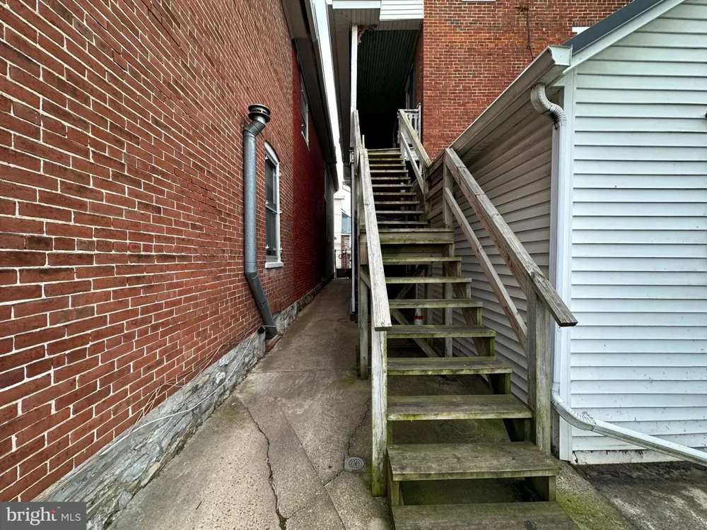 32 E BALTIMORE STREET Greencastle, PA 17225