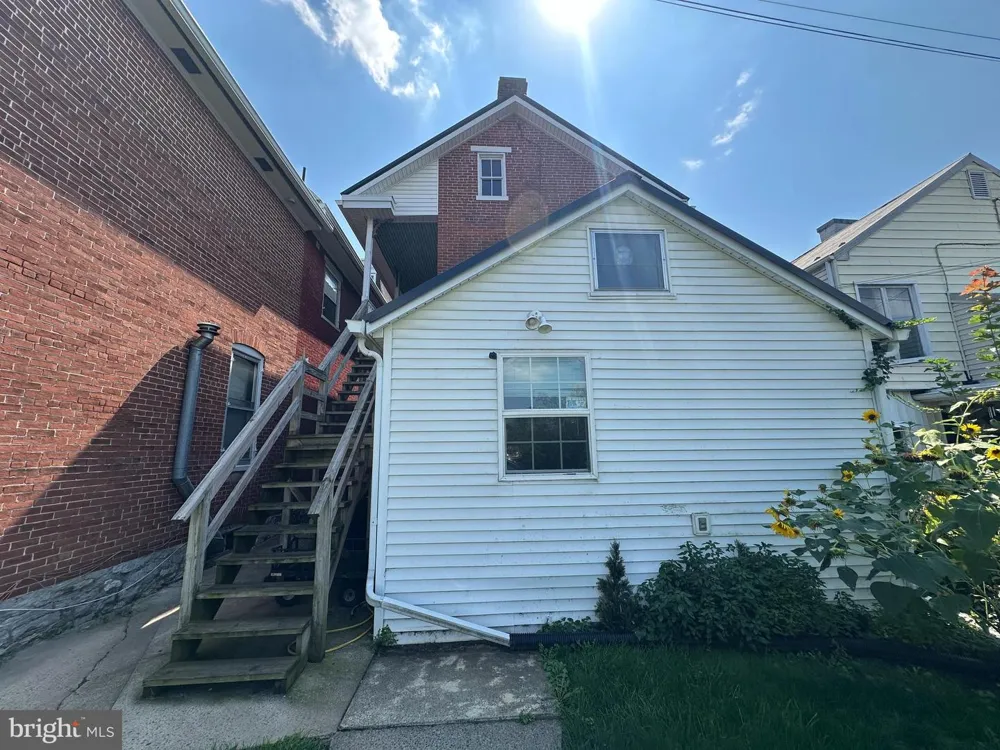 32 E BALTIMORE STREET Greencastle, PA 17225