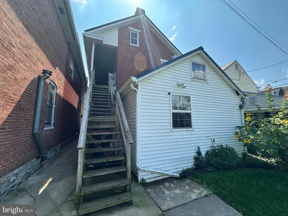 32 E BALTIMORE STREET Greencastle, PA 17225