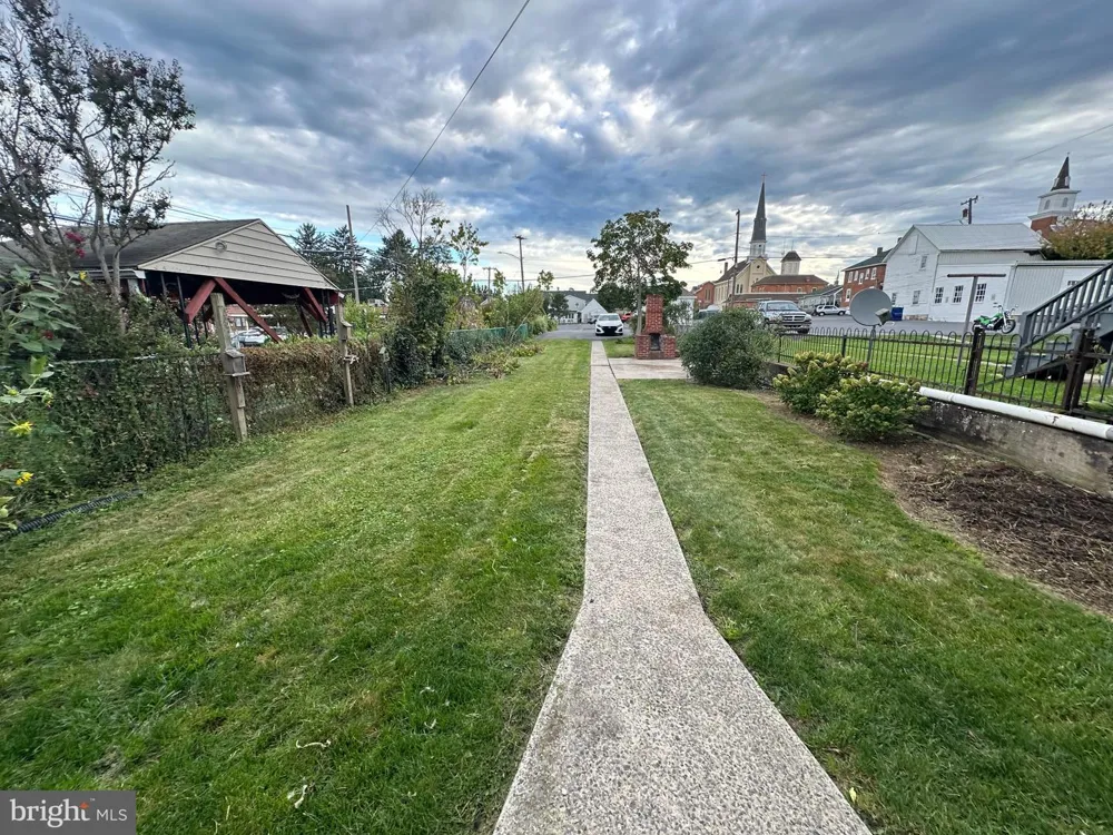 32 E BALTIMORE STREET Greencastle, PA 17225
