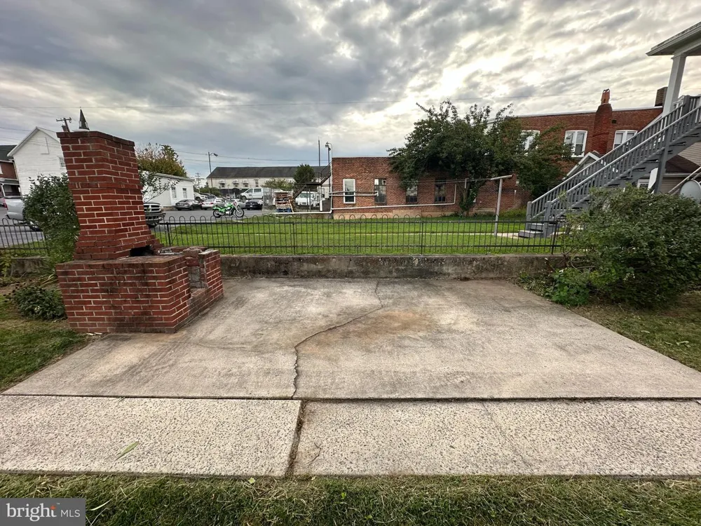 32 E BALTIMORE STREET Greencastle, PA 17225
