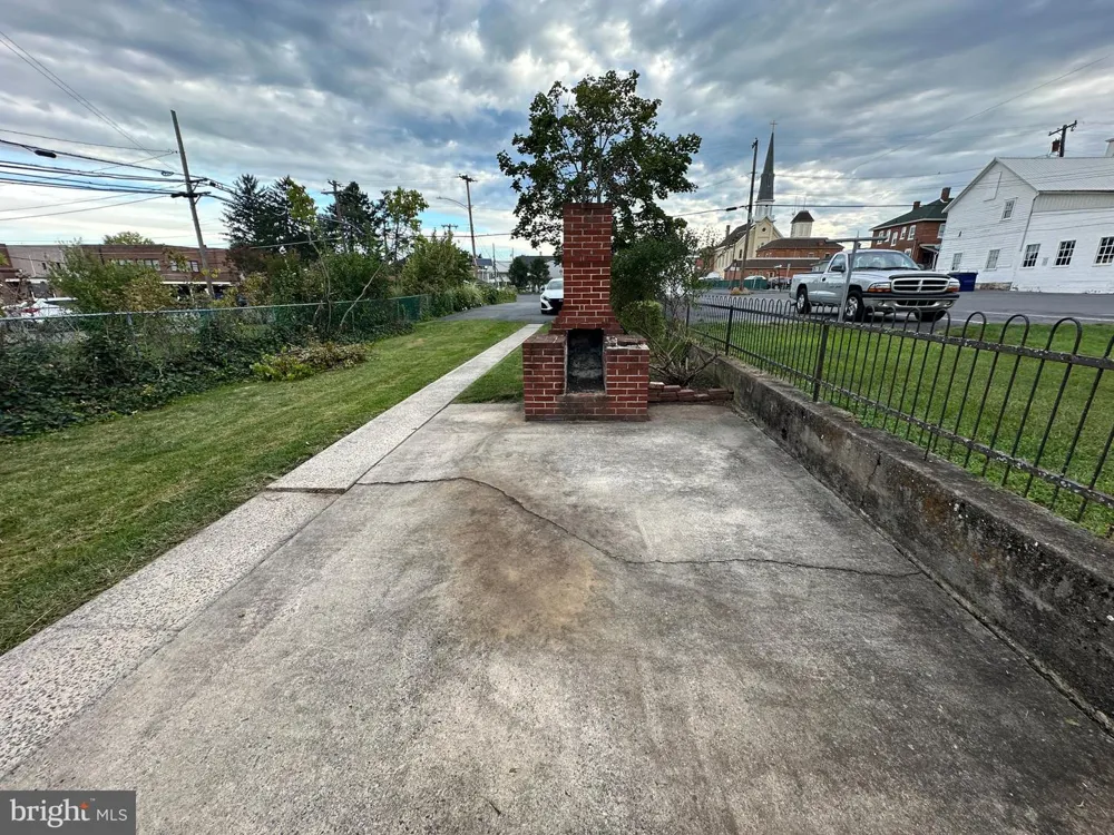 32 E BALTIMORE STREET Greencastle, PA 17225