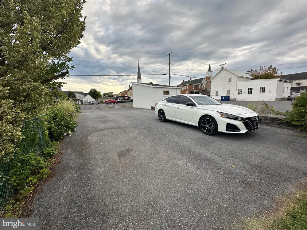 32 E BALTIMORE STREET Greencastle, PA 17225