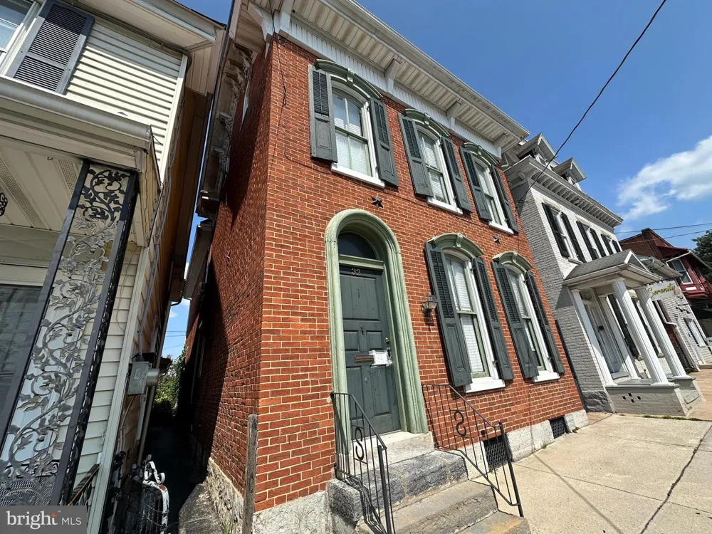 32 E BALTIMORE STREET Greencastle, PA 17225