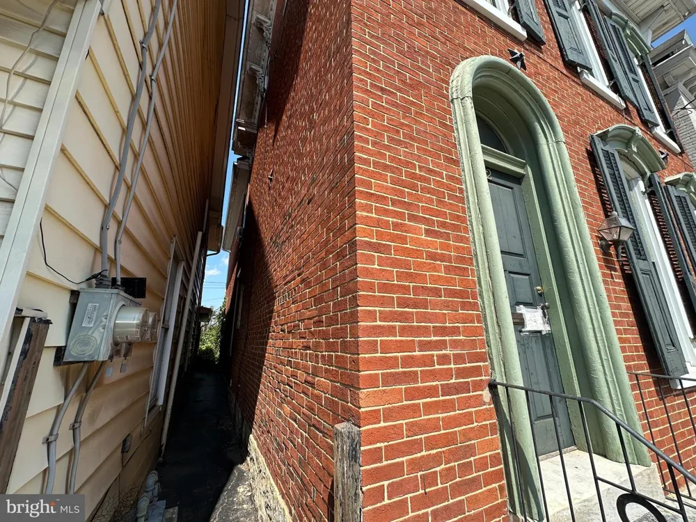 32 E BALTIMORE STREET Greencastle, PA 17225