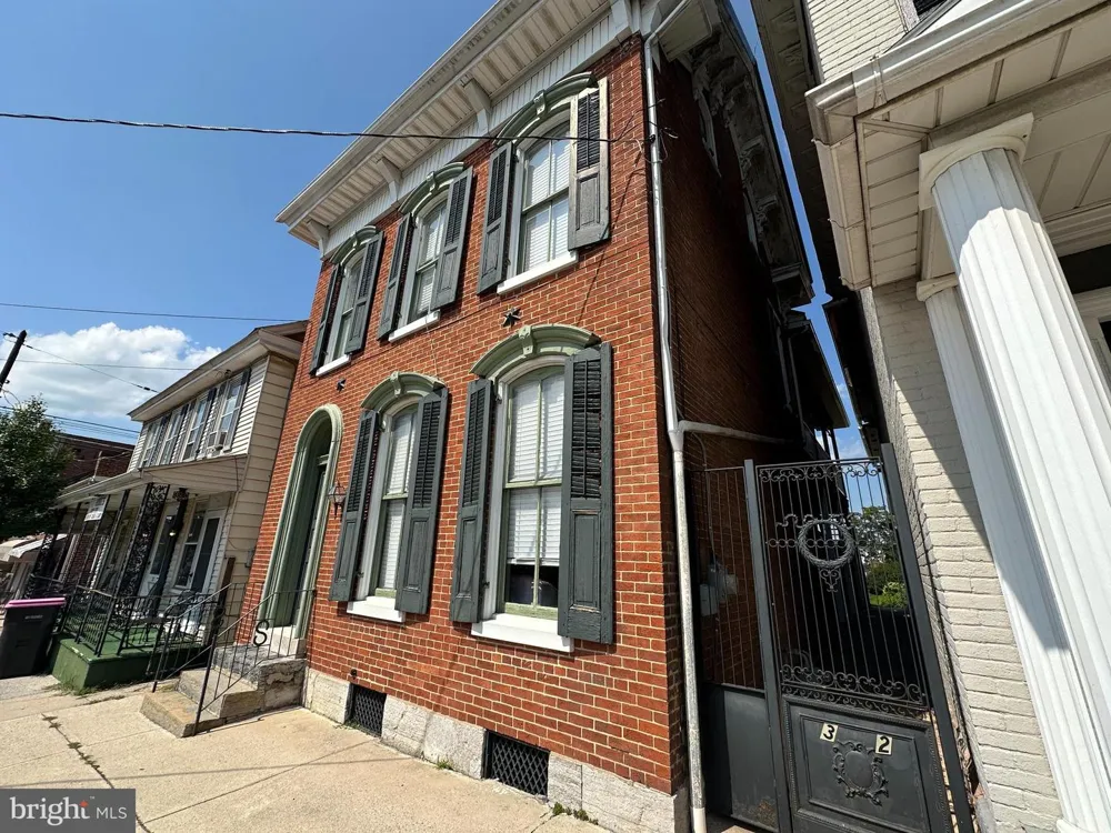 32 E BALTIMORE STREET Greencastle, PA 17225