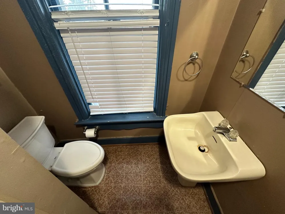 32 E BALTIMORE STREET Greencastle, PA 17225