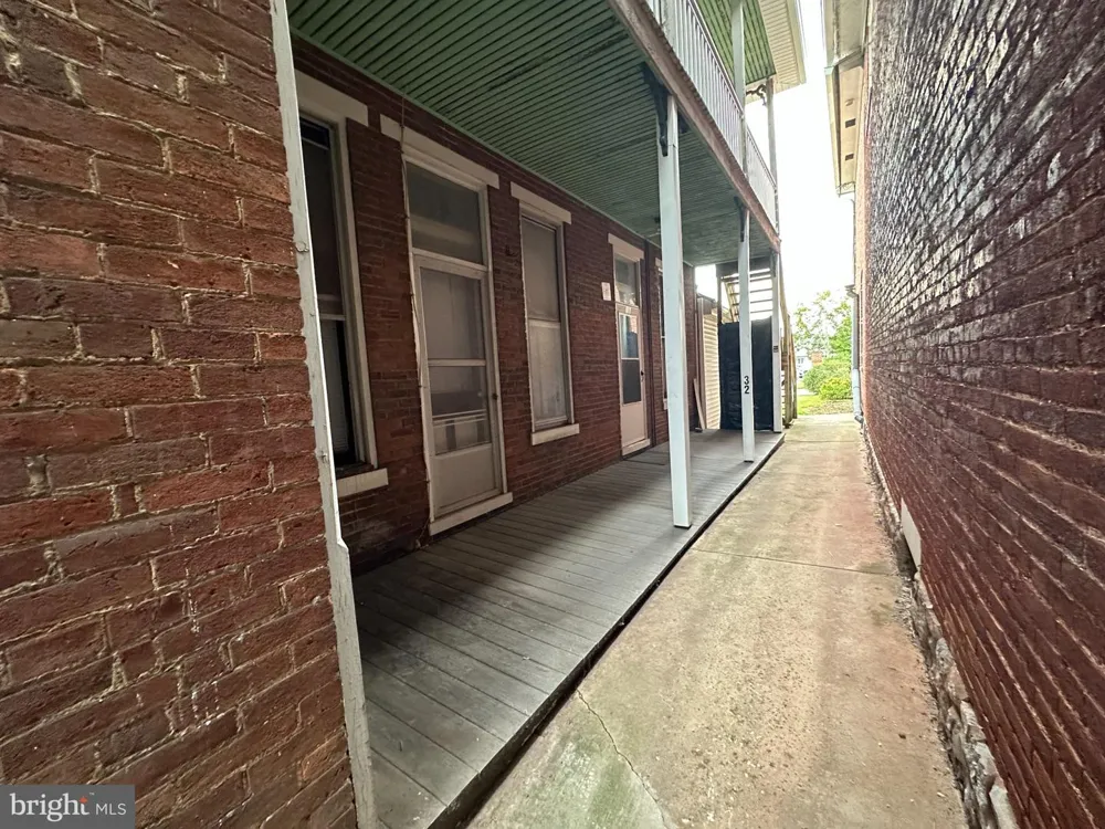 32 E BALTIMORE STREET Greencastle, PA 17225