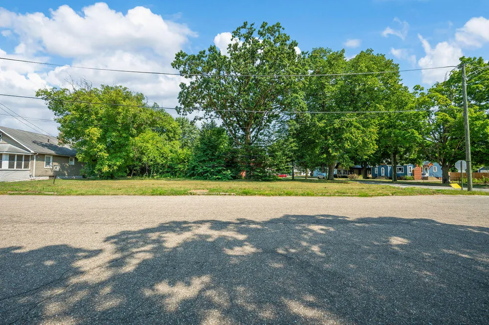 124 S State Street Niles, MI 49120