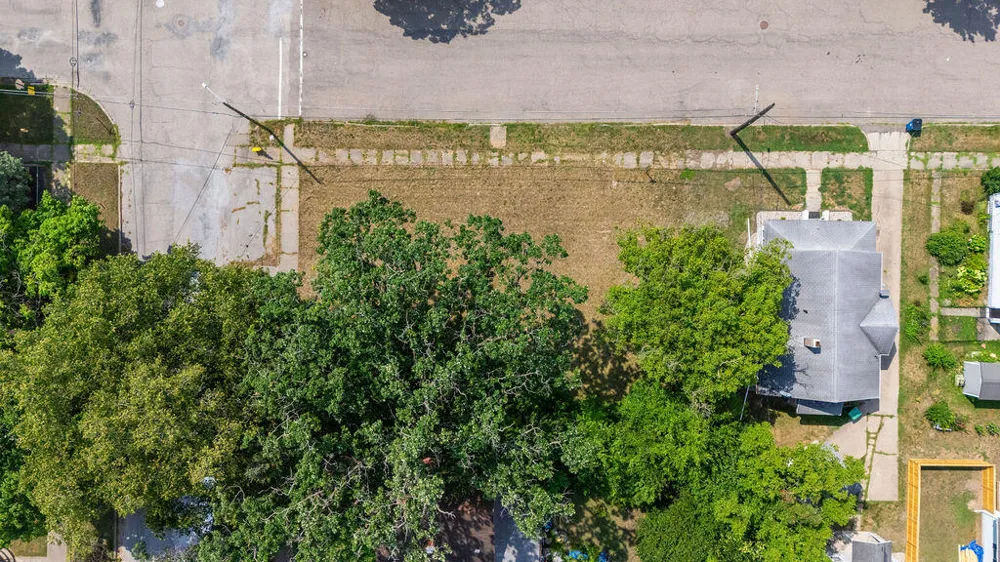 124 S State Street Niles, MI 49120