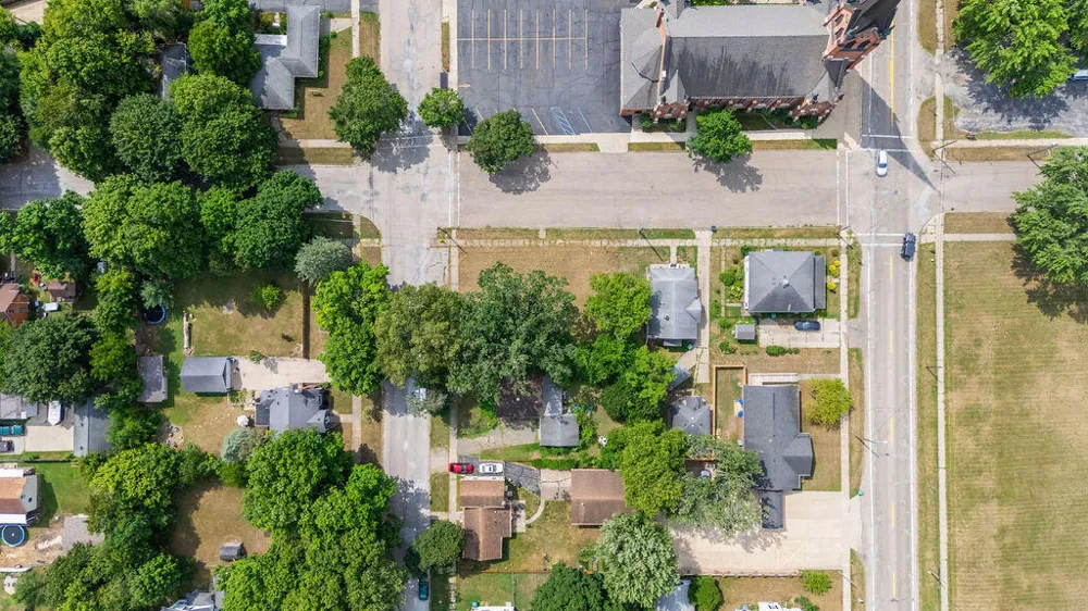 124 S State Street Niles, MI 49120