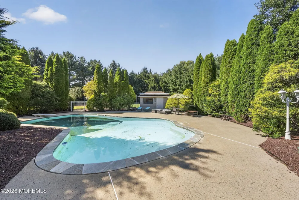 25 Tall Woods Drive Manalapan, NJ 07726