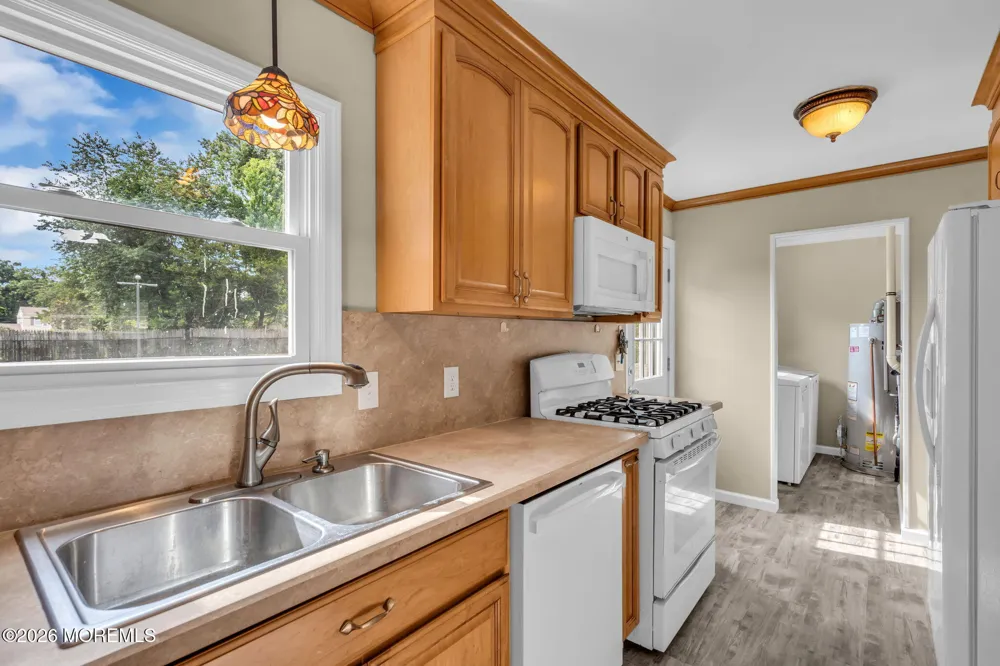 12 Carol Lane Howell, NJ 07731