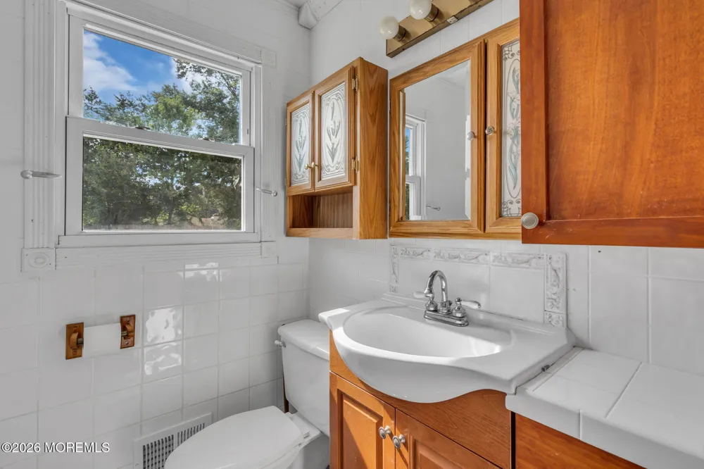 12 Carol Lane Howell, NJ 07731