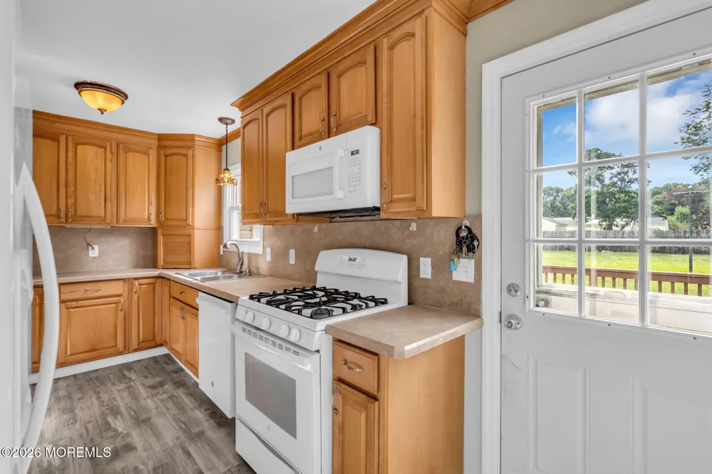 12 Carol Lane Howell, NJ 07731