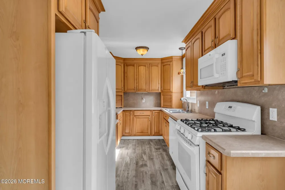 12 Carol Lane Howell, NJ 07731