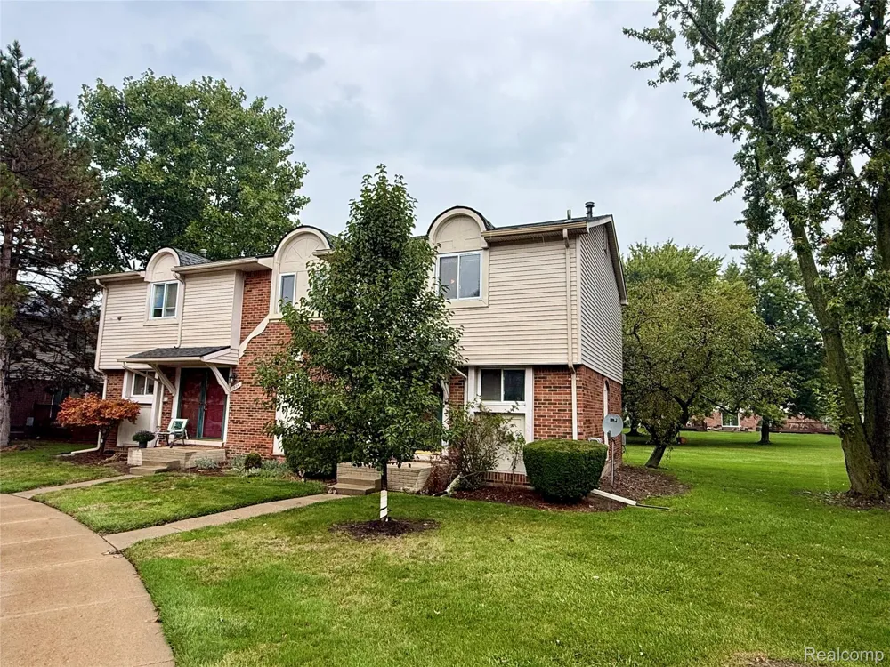 1920 Jan Court #29 Canton Charter Township, MI 48187