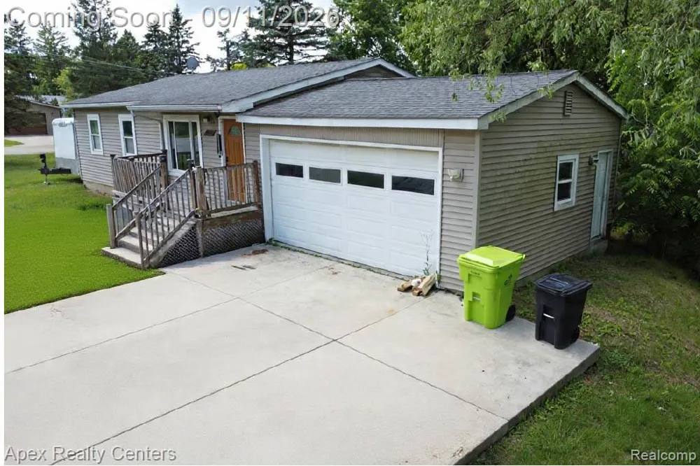 10530 Parshall Avenue White Lake Charter Township, MI 48386