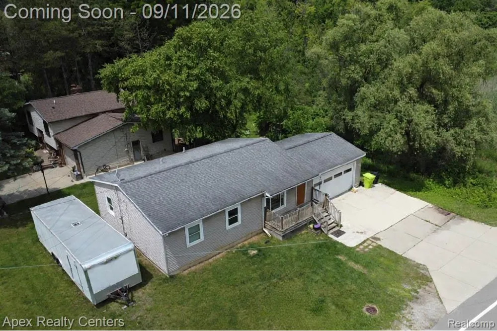 10530 Parshall Avenue White Lake Charter Township, MI 48386