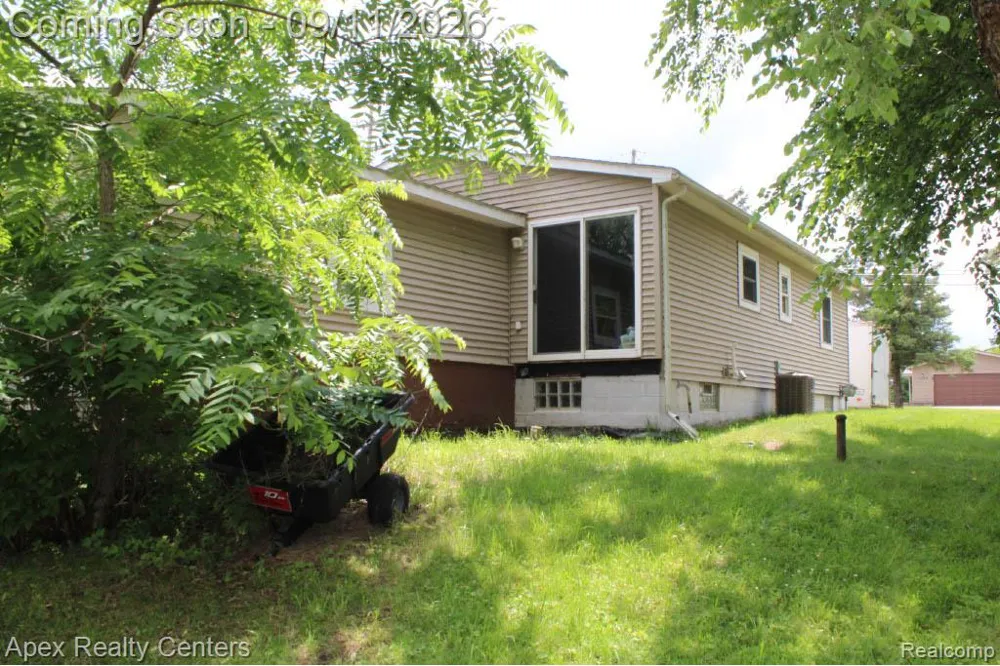 10530 Parshall Avenue White Lake Charter Township, MI 48386