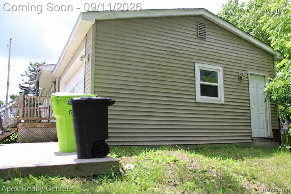 10530 Parshall Avenue White Lake Charter Township, MI 48386