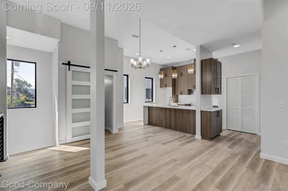 161 Gladstone Street Detroit City, MI 48202