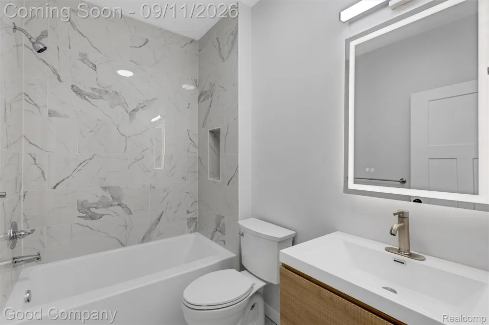 161 Gladstone Street Detroit City, MI 48202