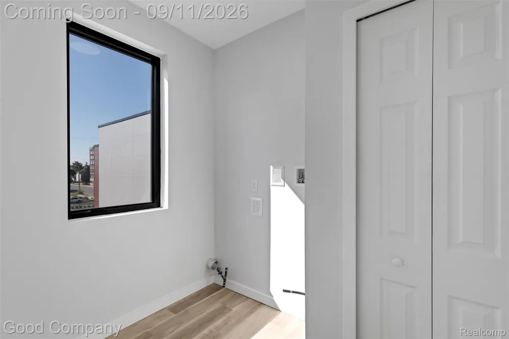 161 Gladstone Street Detroit City, MI 48202