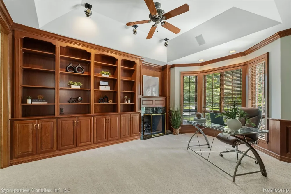 22853 Saint Andrews Drive Lyon Charter Township, MI 48178