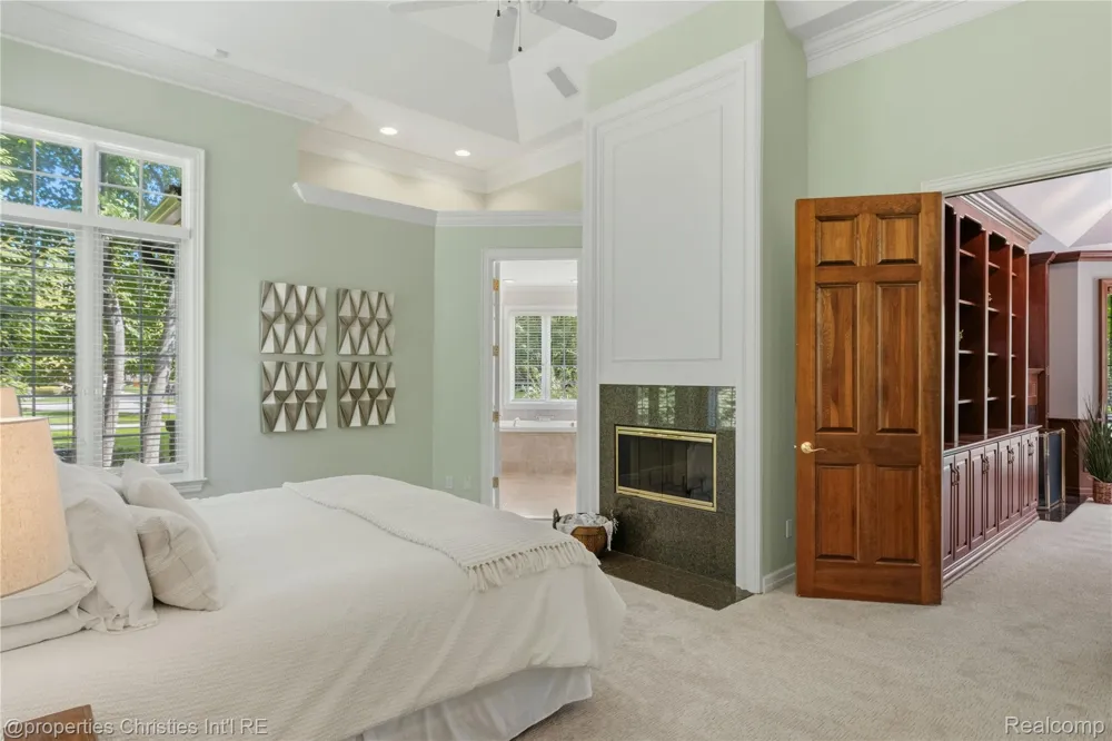 22853 Saint Andrews Drive Lyon Charter Township, MI 48178