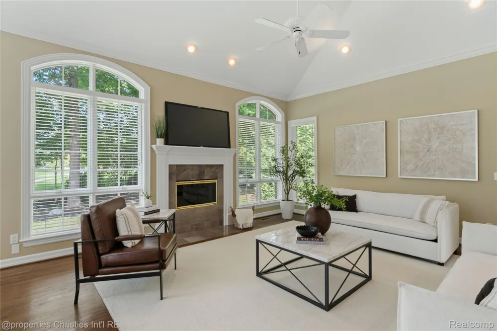 22853 Saint Andrews Drive Lyon Charter Township, MI 48178