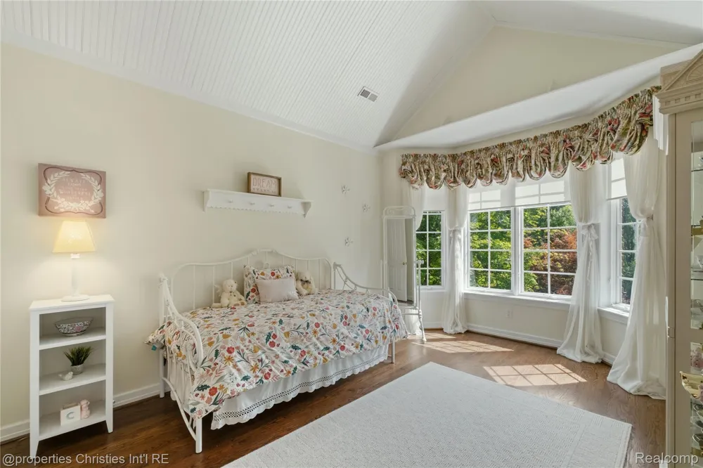22853 Saint Andrews Drive Lyon Charter Township, MI 48178
