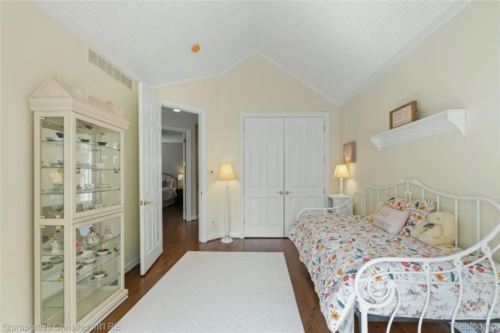 22853 Saint Andrews Drive Lyon Charter Township, MI 48178